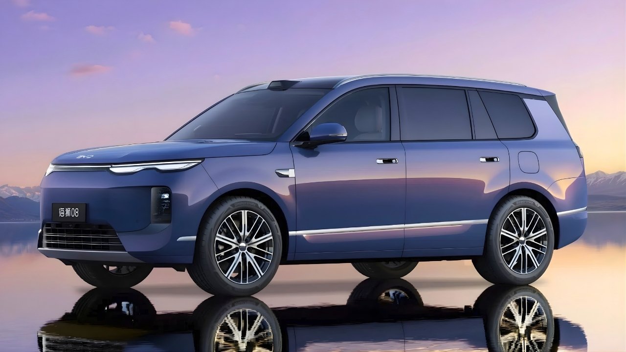 BYD Showcases Sealion 08 at Beijing Auto Show 2026: Sprints 0-100 km/h in Under 5 Seconds