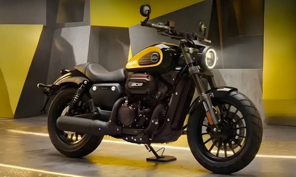 Keeway V302C Now Available in Yellow: 298cc Bobber Priced at ₹4.22 Lakh