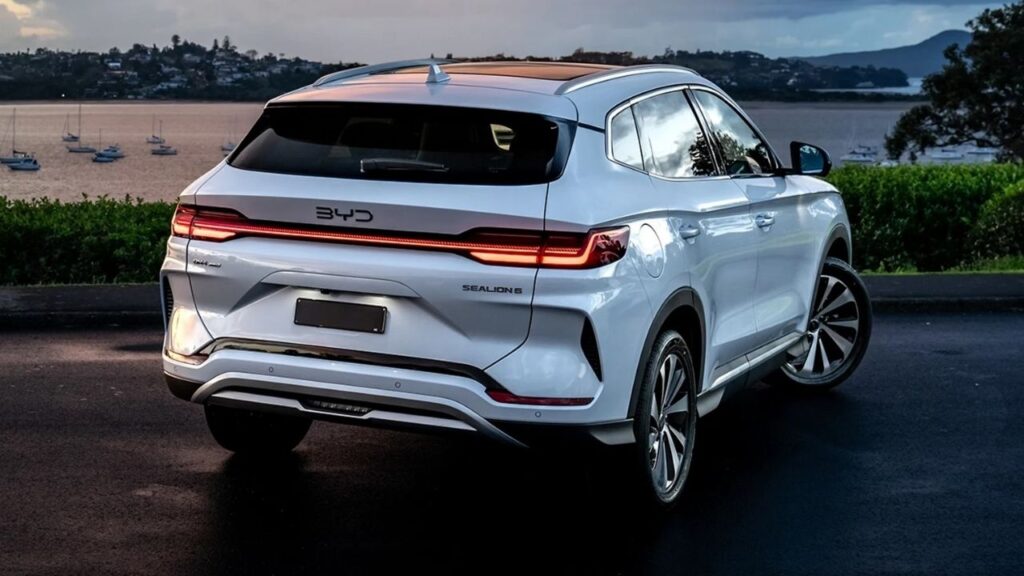 BYD Sealion 6 PHEV Rearview