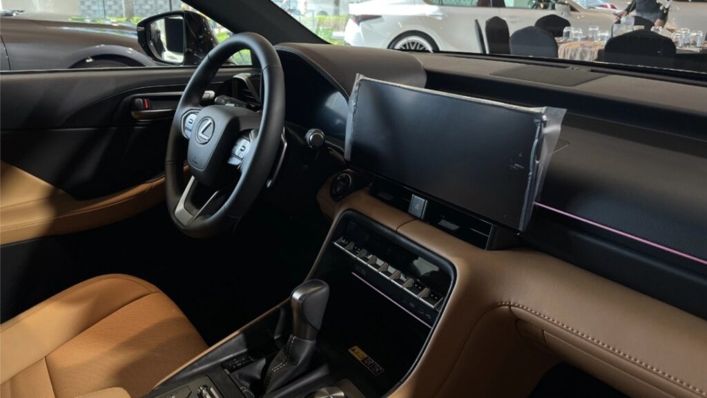 Lexus IS Interior
