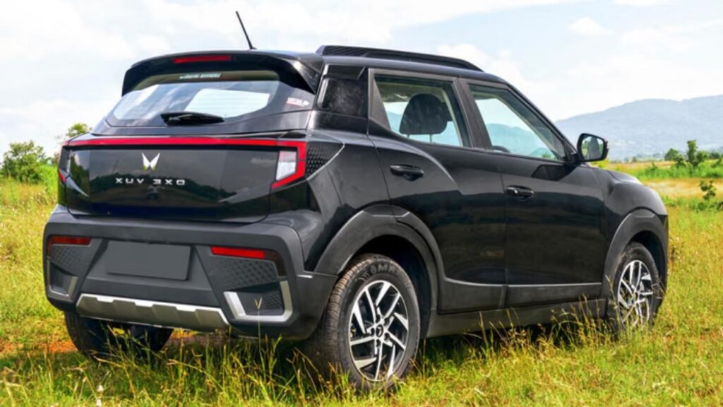 Mahindra XUV 3XO AX5
