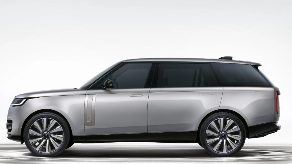 New Range Rover SV Ultra sideview