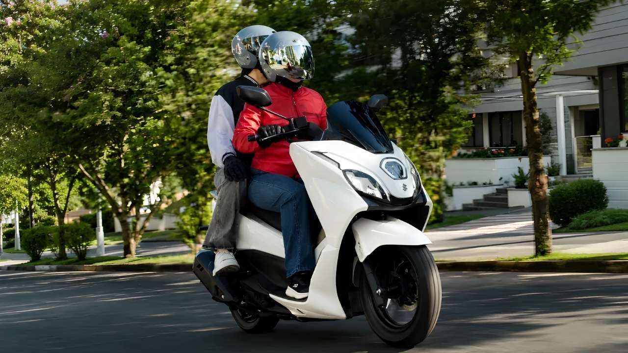 Suzuki Burgman 150 Maxi Scooter Launched - 14.2 bhp, 115 km/h Top Speed