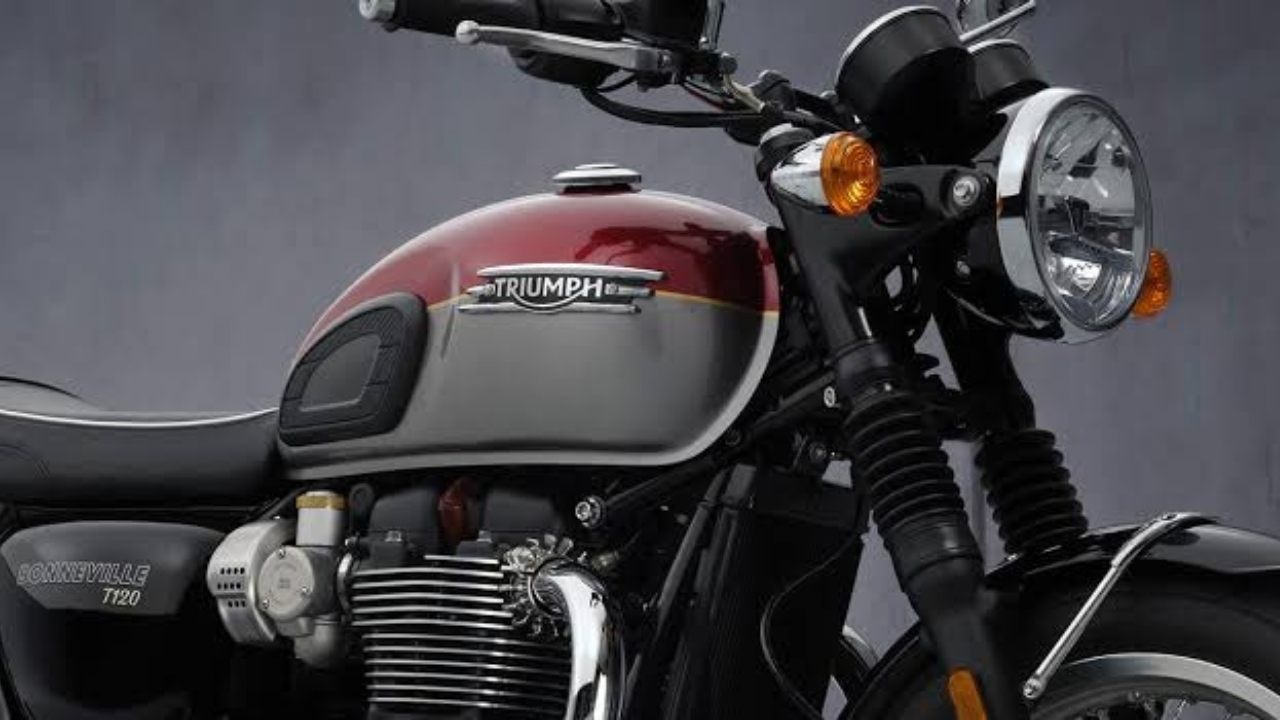 Triumph Bonneville 400 closeup shot