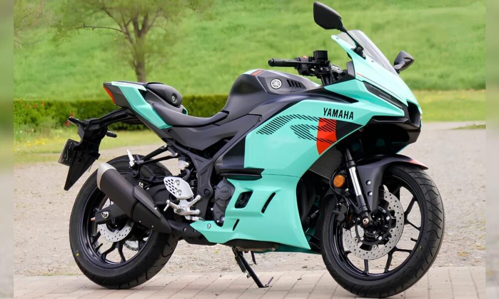 Yamaha R25 Updated: New Icon Blue and Mint Green Colours Launched in Malaysia at RM23,098