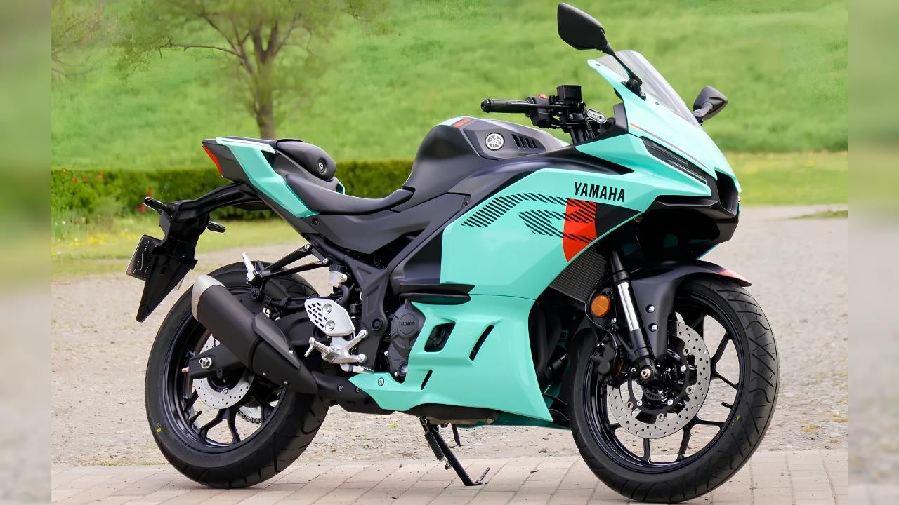 Yamaha R25 Updated: New Icon Blue and Mint Green Colours Launched in Malaysia at RM23,098