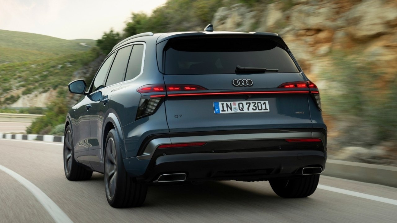 3rd-Gen Audi Q7 Debuts rearview