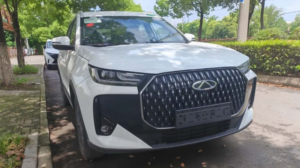 Chery Tiggo 7 HEV Front look
