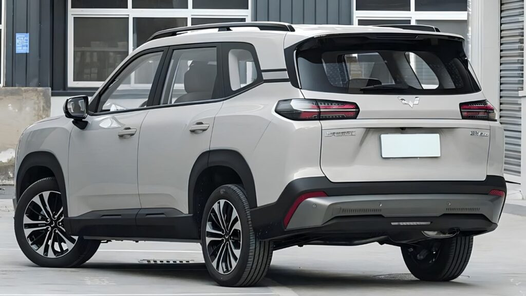 MG wuling 560 rearview