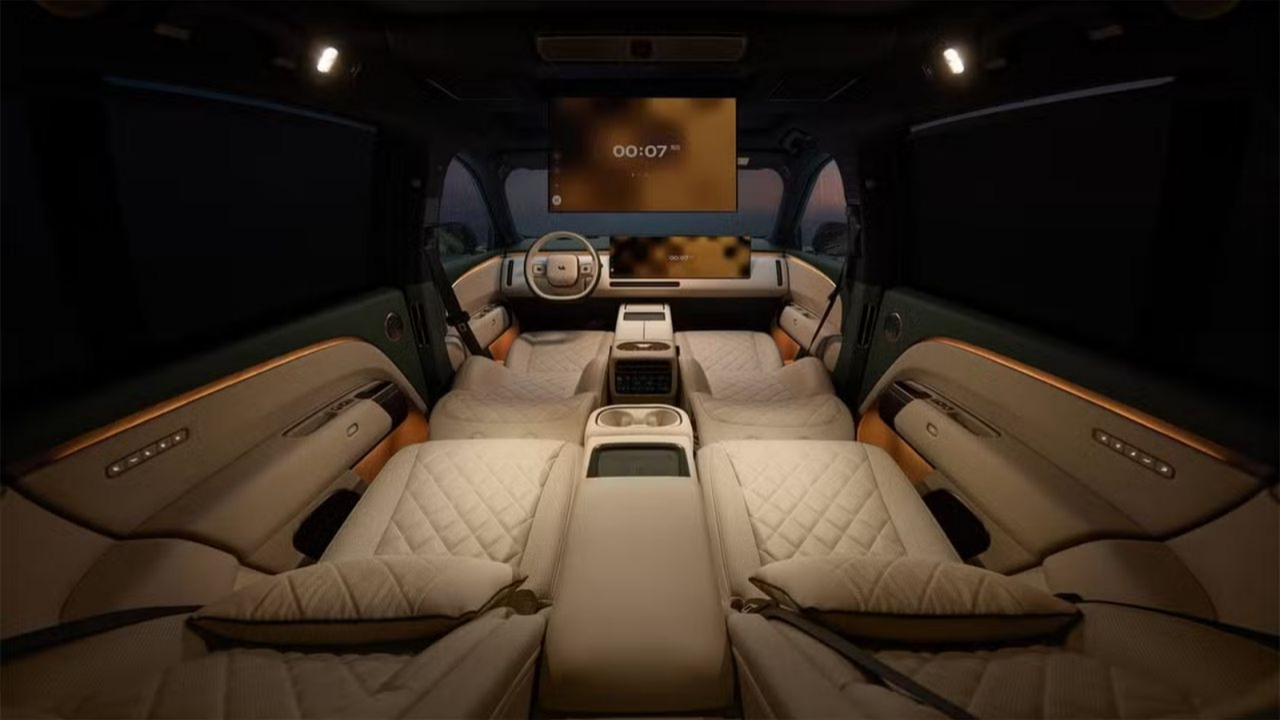 new Li L8 interior