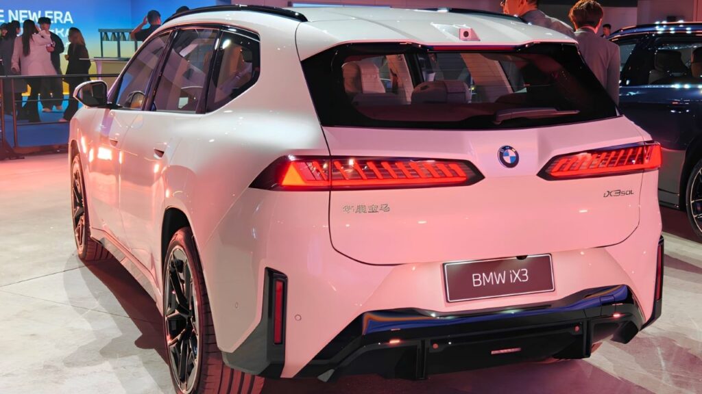 BMW iX3 Long-Wheelbase rear design