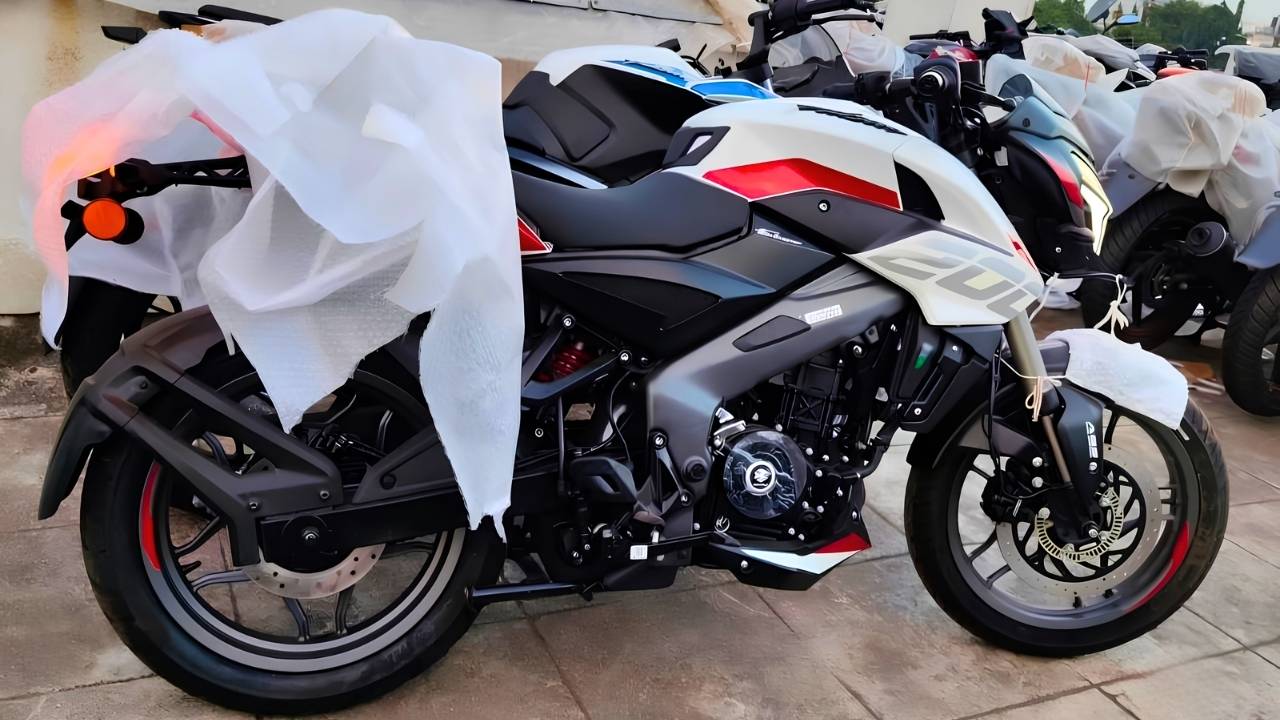 2026 Bajaj Pulsar NS400Z Spotted Testing With 5-Inch TFT Console