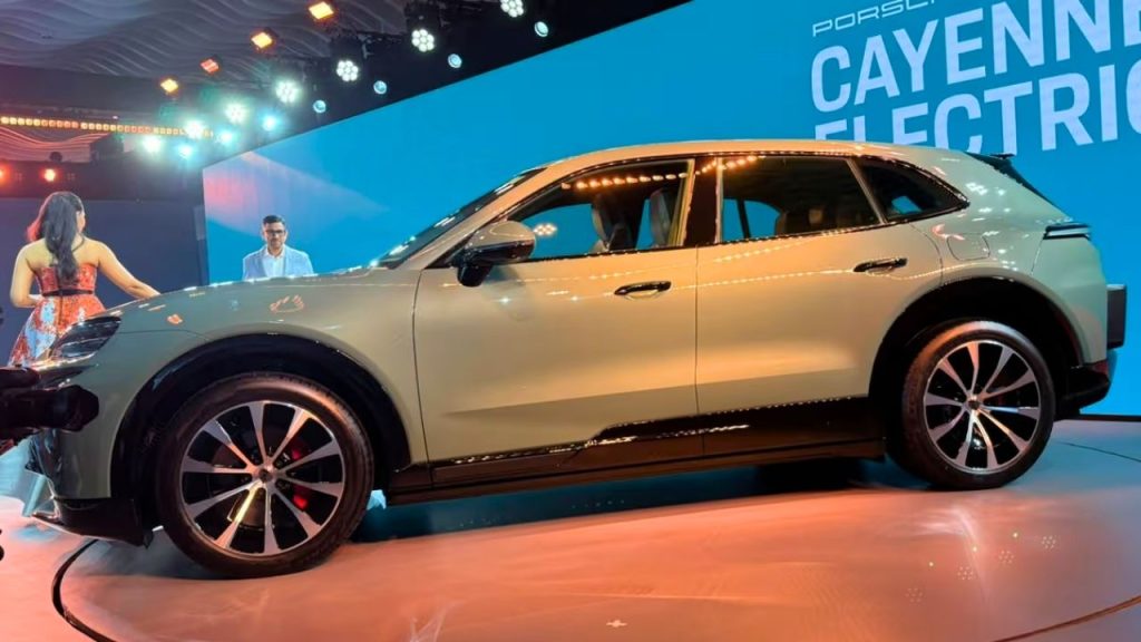 Porsche Cayenne Electric sidelook