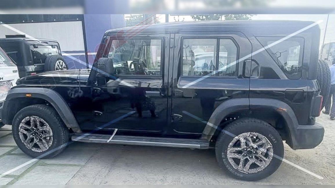 Mahindra Thar Roxx OG sidelook Spied
